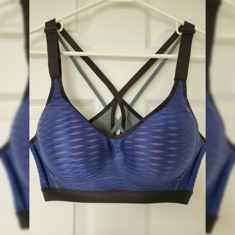 Incredible lightweight max sports bra